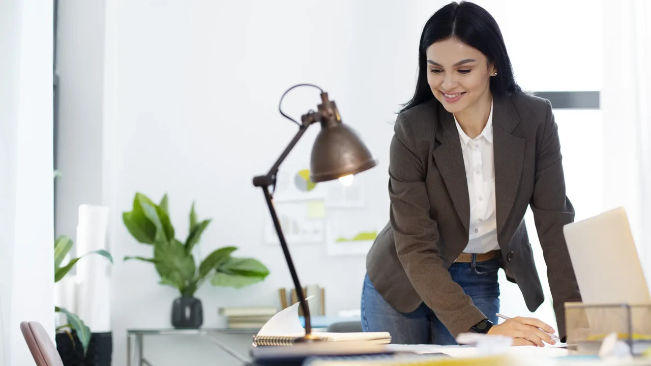 El contrato de trabajo y sus diferencias con el contrato de servicios profesionales. Dos opciones para el empleador ¿cómo elegir la correcta?